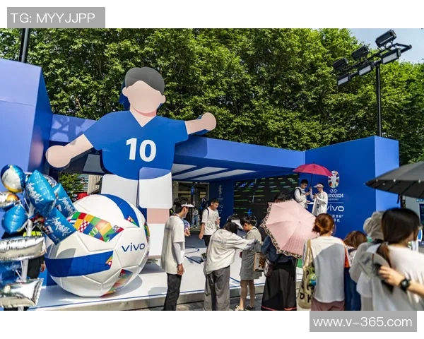 在绿茵场上绽放的狂野力量:一位女足球明星的暴力与荣耀之路 在绿茵场上绽放的狂野力量:一位女足球明星的暴力与荣耀之路