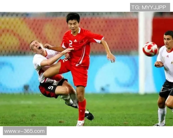 重庆足球队与杭州足球队赛后复盘分析灵活性表现及战术调整探讨